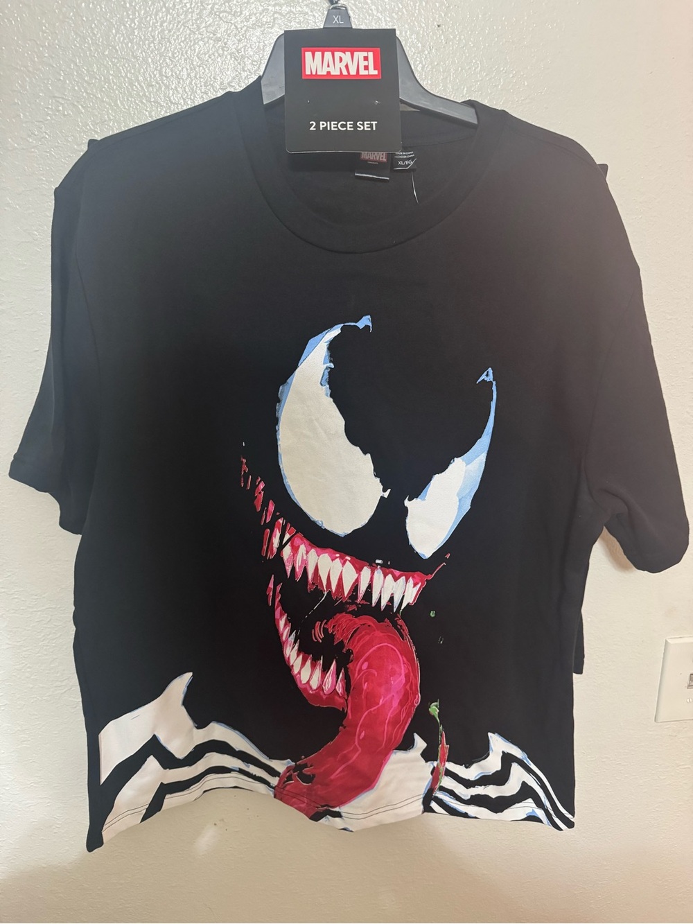 Marvel’s Venom Graphic Relaxed Fit Shirt and Shorts 2 Piece Set (Size XL)